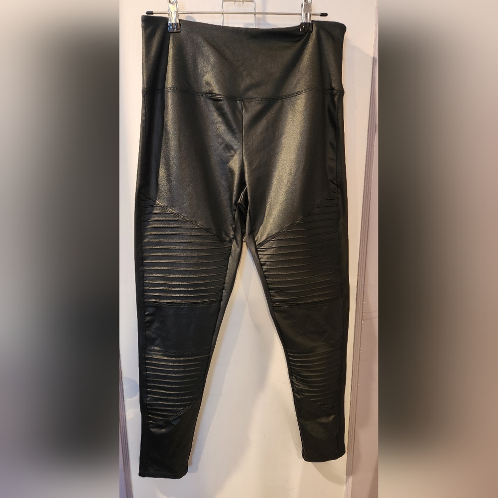 MNY Shiny black leggings